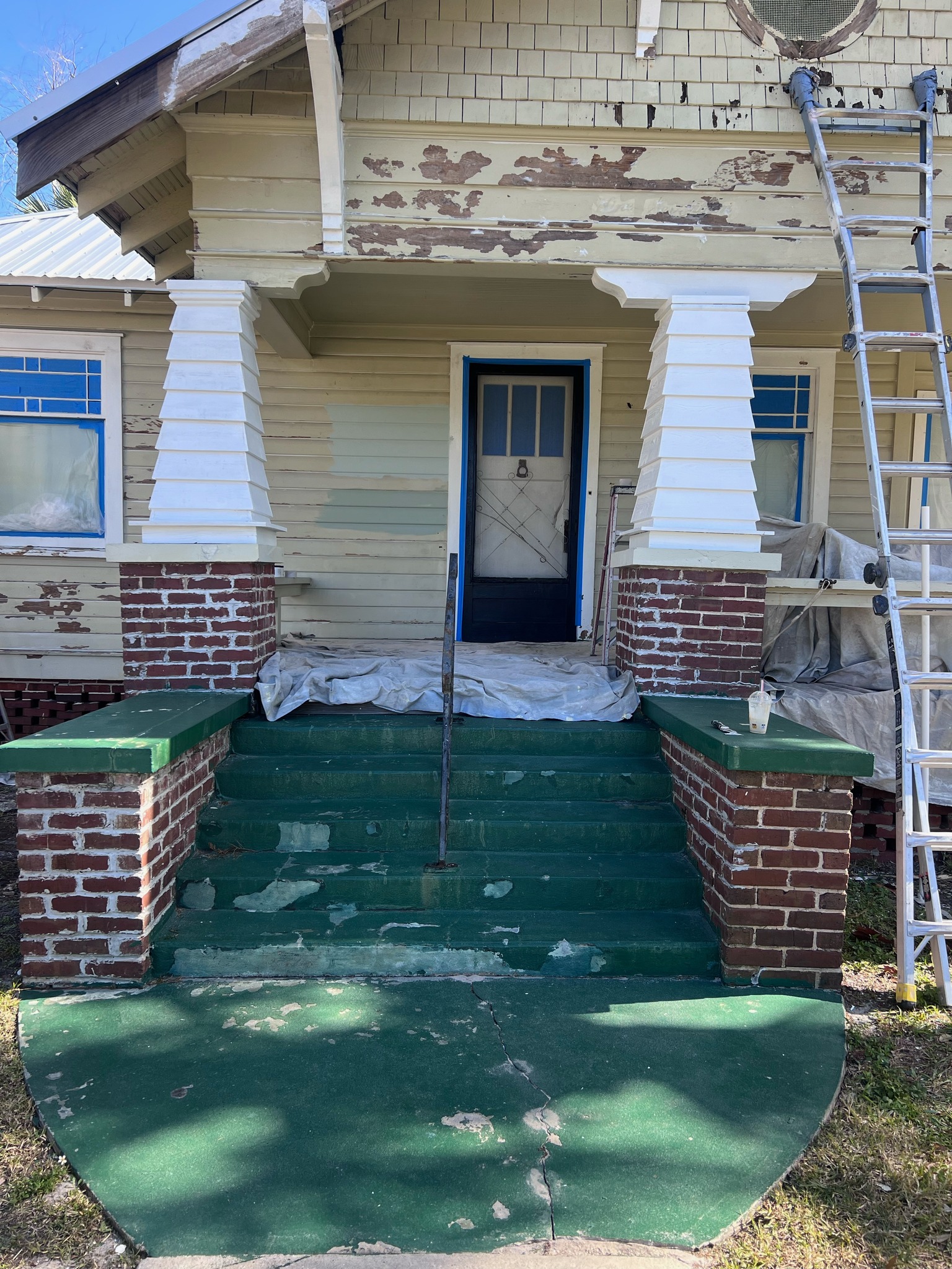 Old Town New Smyrna Beach exterior before painting