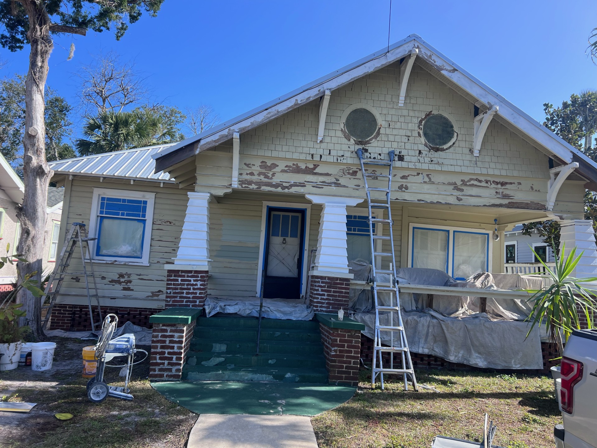 Old Town New Smyrna Beach exterior before painting photo 2