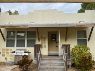 Old Town New Smyrna Beach exterior before painting photo 6